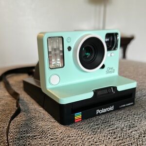 Polaroid OneStep 2 in Mint Green
